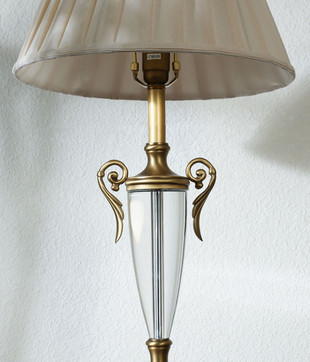 The Aurelia Crystal Lamp