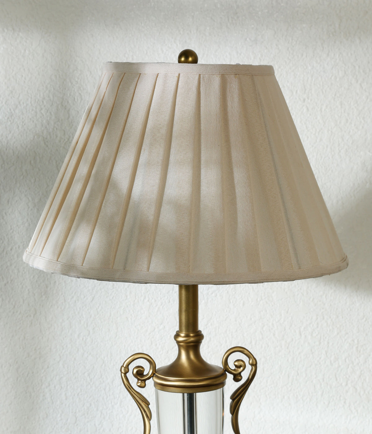 The Aurelia Crystal Lamp
