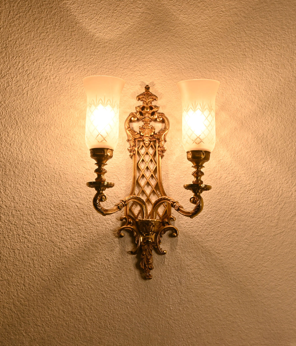 Royal Elegance Frosted Glass Wall Sconce