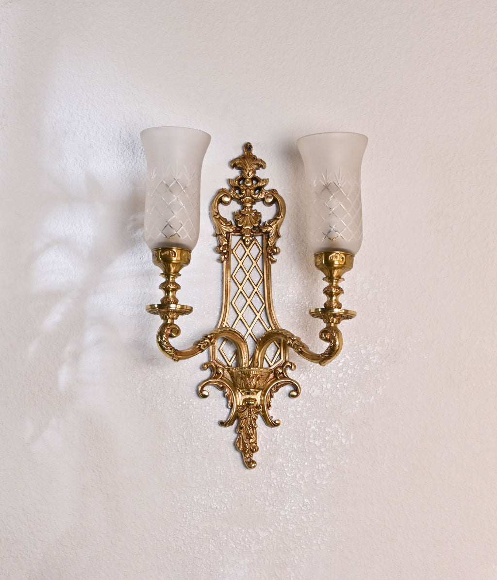 Royal Elegance Frosted Glass Wall Sconce