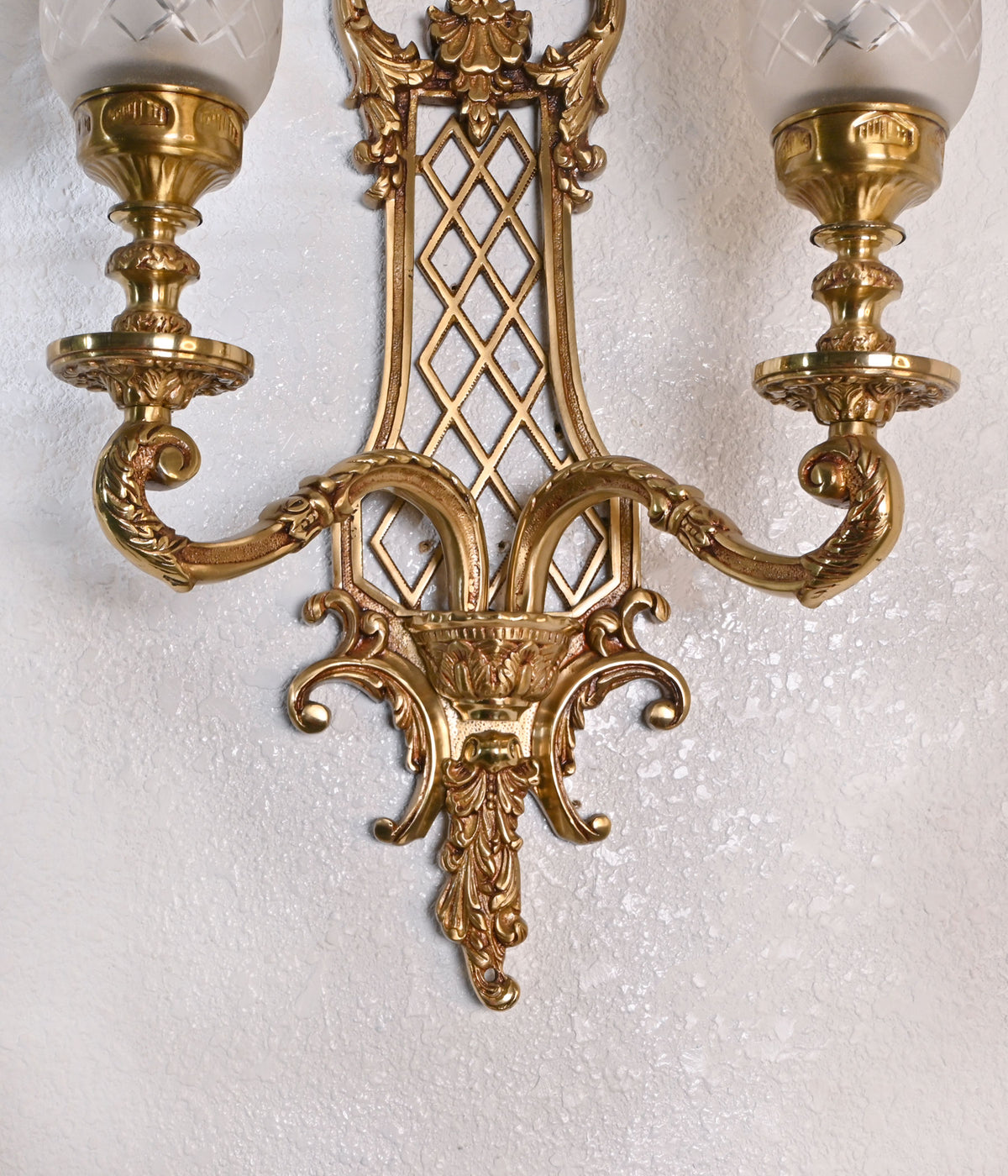 Royal Elegance Frosted Glass Wall Sconce