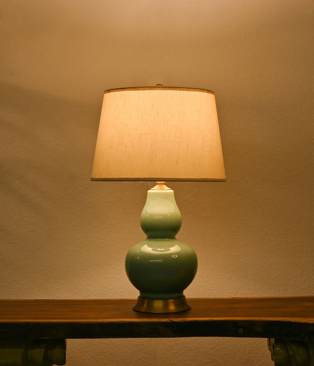 Celestial Pottery light pista green lamp