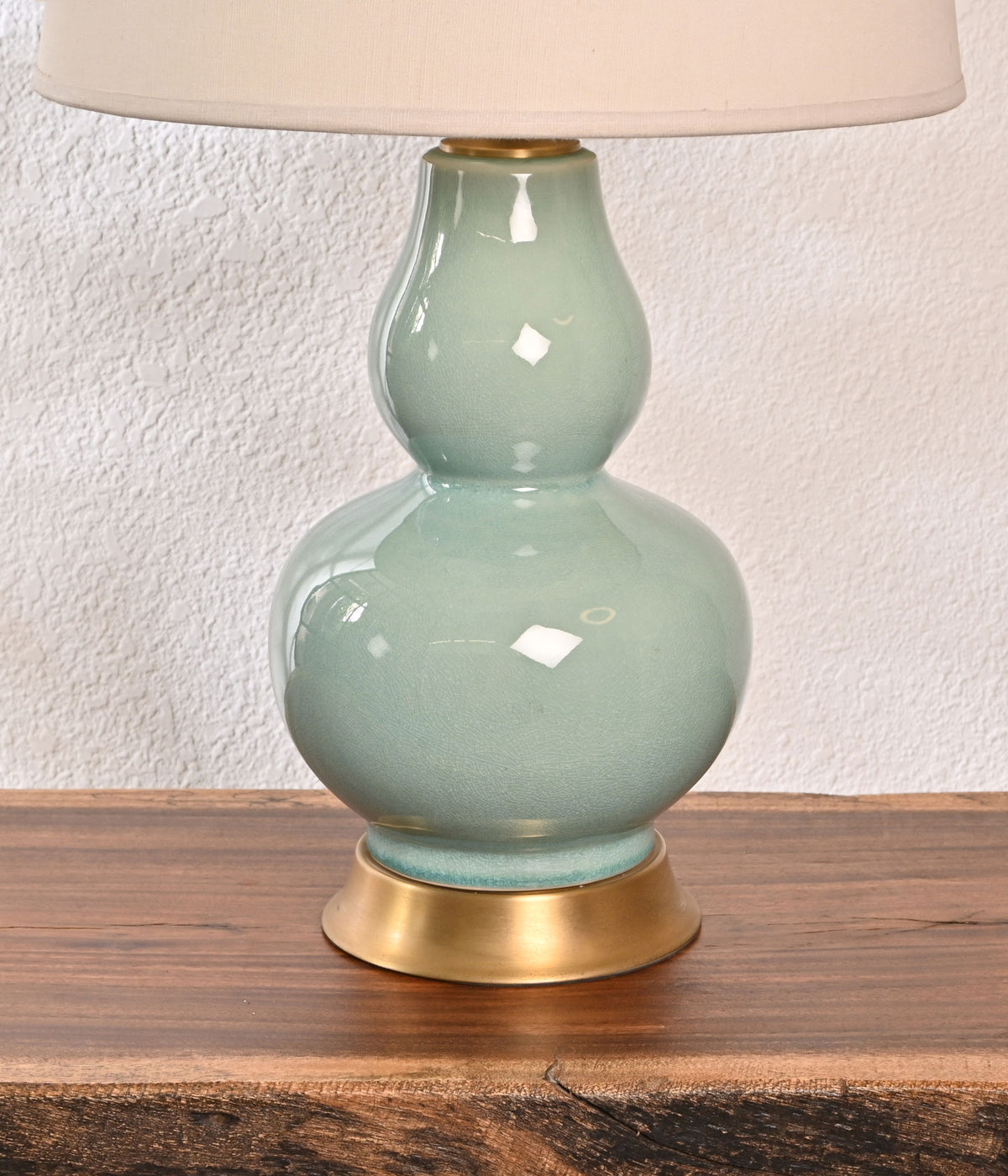 Celestial Pottery light pista green lamp
