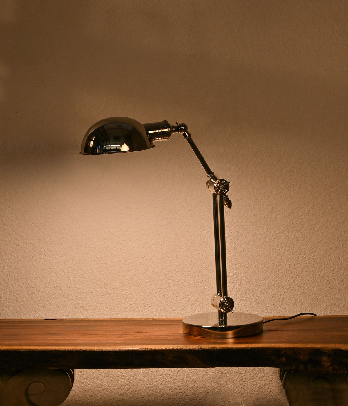 Lumina Luxe Nickel lamp