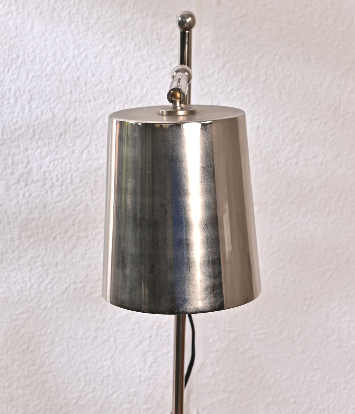 Obsidian Echo Nickel finish lamp