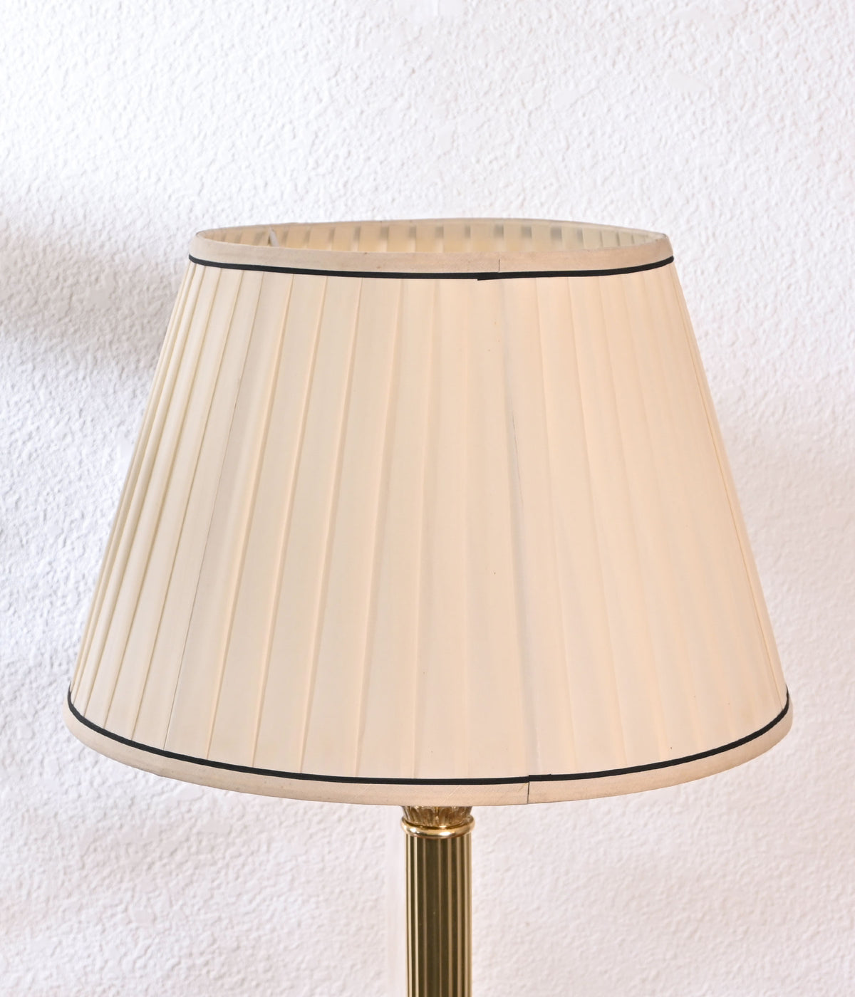 Vintage Radiance Table Lamp