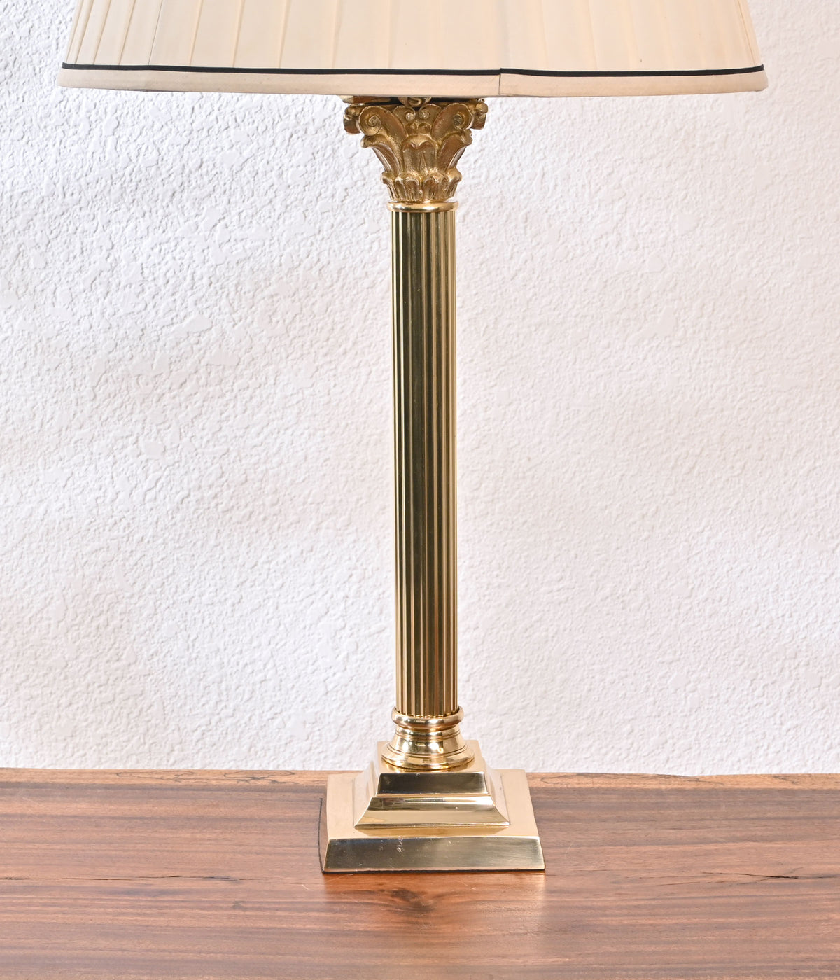 Vintage Radiance Table Lamp