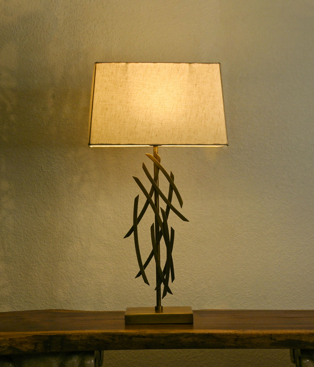 Zigzag Elegance Table Lamp