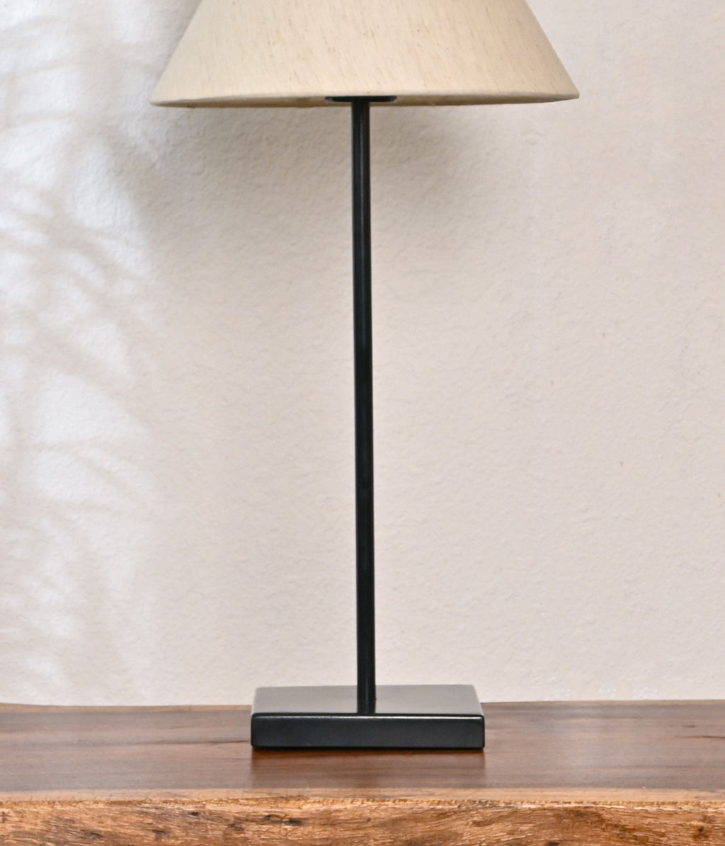 Obsidian Glow Table Lamp