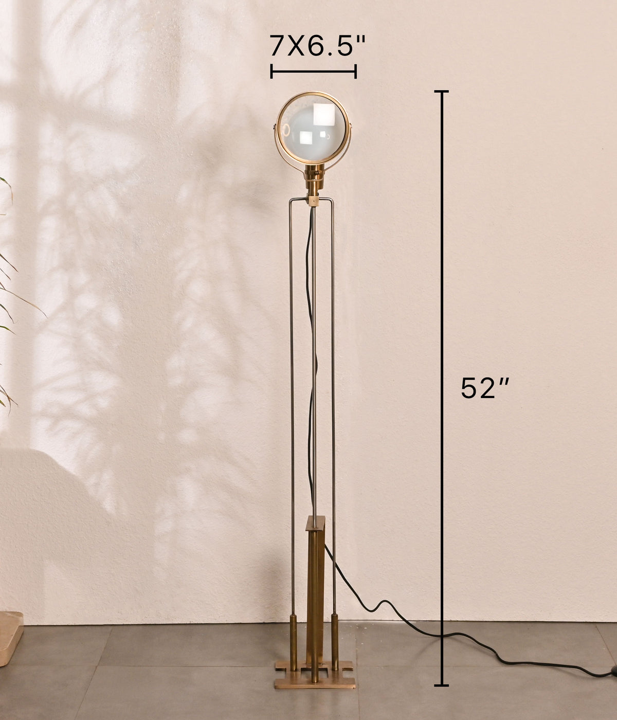 Brass Magnifique Floor Lamp