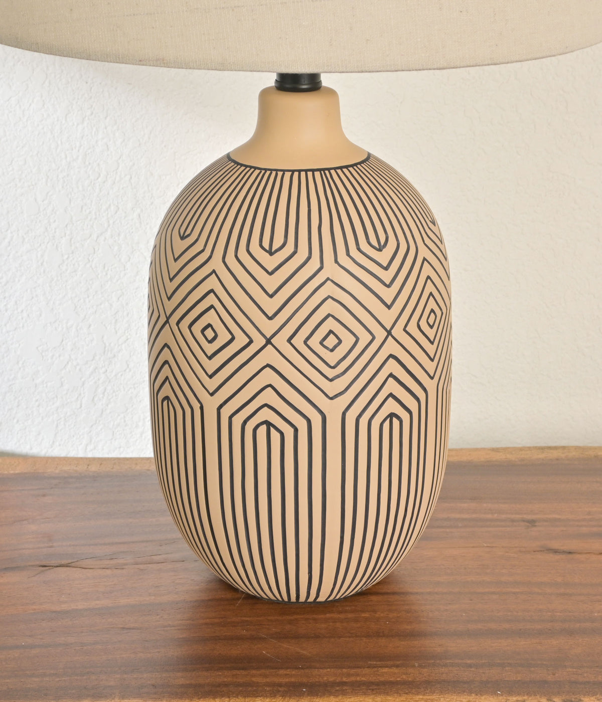 Beige Noir Elegance Lamp